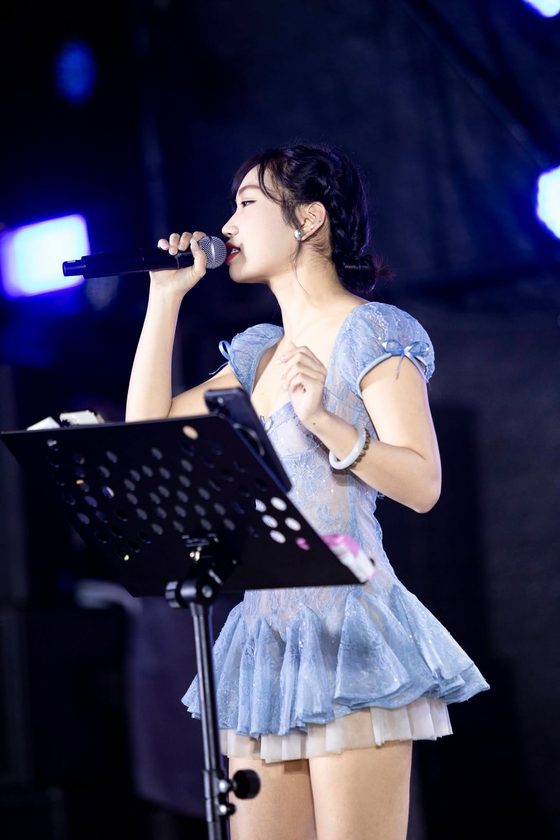 Luna biểu diễn — khoảnh khắc 10